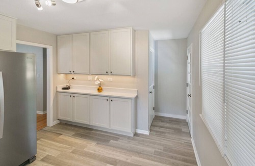 Libertyville House | Bright & Roomy 5BR – Family-Ready Near Naval Base!