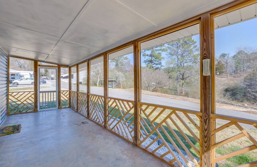 Shelby Cottage | Bright Shelby Cottage w/Deck & Creek Views!