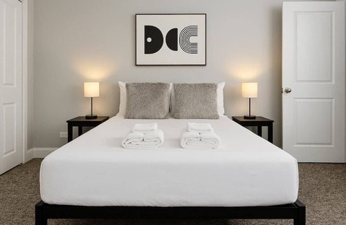 Old Irving Park Apartment | Bright Spaced 3BR Furnished Stay