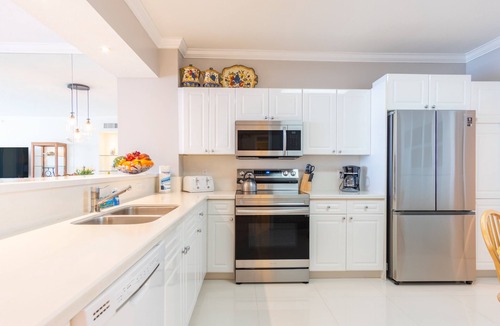 Sunny Isles Beach Condo | Bright & Spacious Condo with Breathtaking Bay Views + WiFi