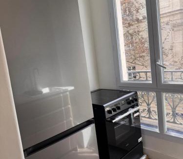 Clignancourt Apartment | Bright & Spacious 1BR in Montmartre - Paris 18