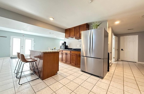 Bowie House | Bright & Spacious 1BR Retreat