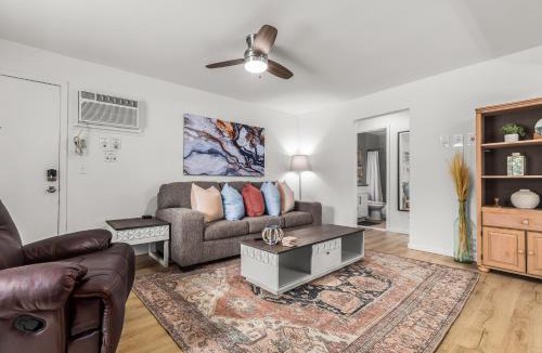 Mount Clemens Apartment | Bright & Spacious 2 Bedroom, Quiet