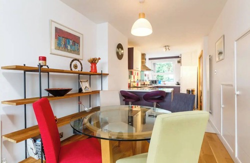Canonbury Apartment | Bright & Spacious 2 Bed Islington Flat | Fast Wi-Fi