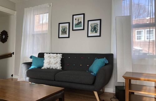 Troy Apartment | Bright & Spacious 2Bed Downtown Troy Garden Apt.