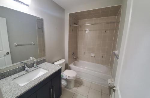 Oakville Apartment | Bright & Spacious 2BR-2BA Condo in Prime Location