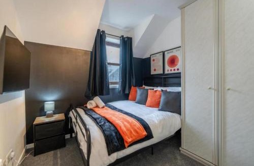 Sandhaven Apartment | Bright & Spacious 2BR Fraserburgh Work & Family