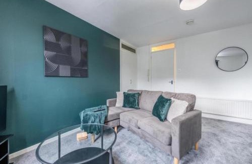 Sandhaven Apartment | Bright & Spacious 2BR Fraserburgh Work & Family