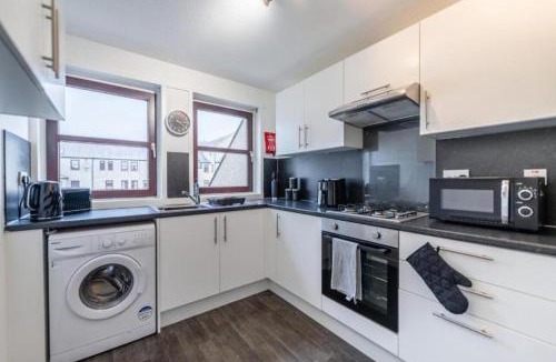 Sandhaven Apartment | Bright & Spacious 2BR Fraserburgh Work & Family