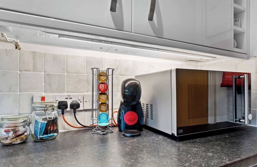 Exeter House | Bright & Spacious 3 Bedroom Home in Central Exeter