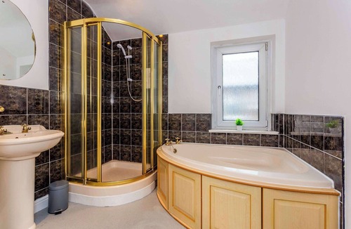 Haltwhistle House | Bright & Spacious 3 Bedroom House in Haltwhistle