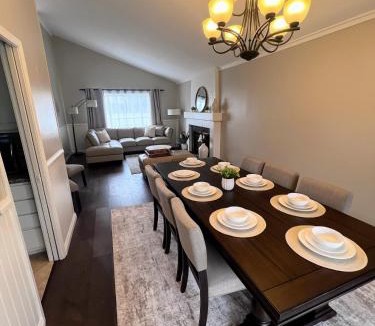 Orange House | Bright & Spacious 5BR Modern Vacation Home - Near Disneyland & Beaches