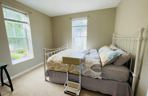 Maltby House | Bright, Spacious and Convenient With AC