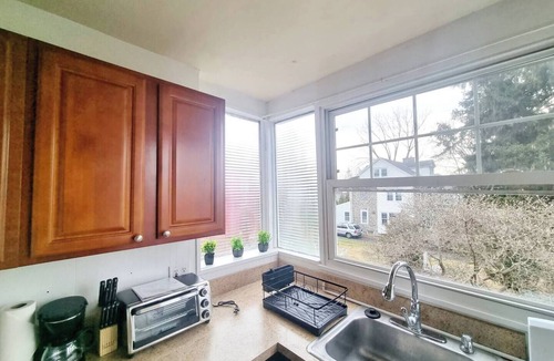 Elkins Park Apartment | Bright & Spacious Apartment — Elkins Park