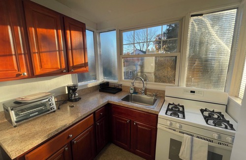 Elkins Park Apartment | Bright & Spacious Apartment — Elkins Park