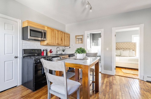 Parkside Apartment | Bright & Spacious Apartment with Amazing Shower