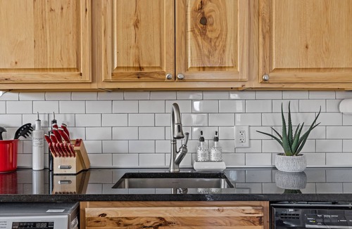 Parkside Apartment | Bright & Spacious Apartment with Amazing Shower