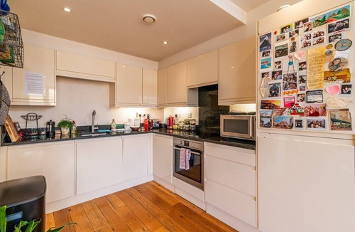 Queenstown Apartment | Bright & Spacious Battersea Flat