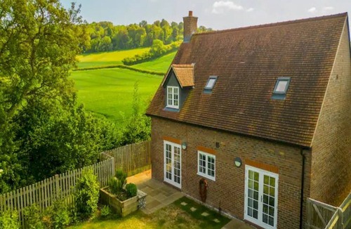 Saunderton House | Bright & Spacious Chilterns Hideaway - Pass the Keys