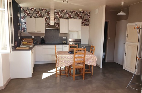 Besancon Apartment | Bright, spacious cocoon 5 min from station