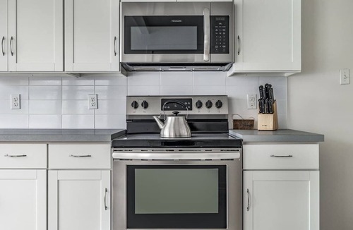 Shorewood-Tower Hills-Harbert House | Bright, Spacious Cottage on Bike Path Near Lake