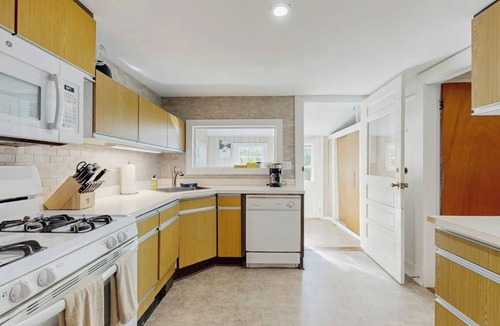 Seal Harbor House | Bright, spacious getaway with full kitchen, furnished porch & WiFi - near trails