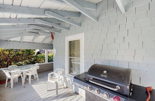 Seal Harbor House | Bright, spacious getaway with full kitchen, furnished porch & WiFi - near trails