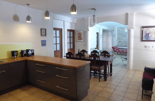 Neffies Apartment | Bright, Spacious Gite With Private Heated Pool And Courtyard Garden.