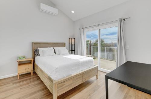 Mira Mesa House | Bright Spacious Modern Getaway