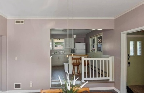 Chatham-Kent House | Bright & Spacious Traditional Chatham home near Downdown
