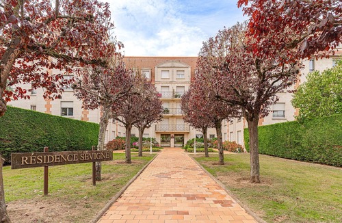 Deauville City Centre Apartment | Bright Studio 3P – Close to Deauville Beach