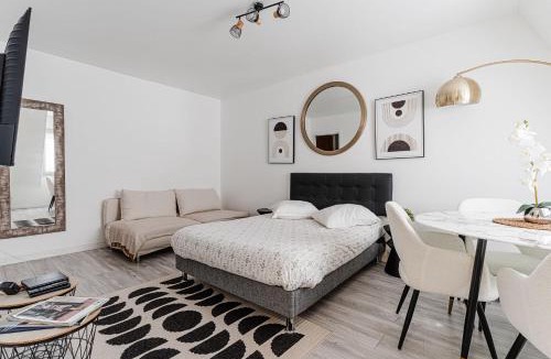 Deauville City Centre House | Bright Studio 3P – Close to Deauville Beach