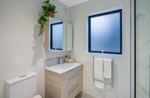 Lower Hutt Apartment | Bright Studio Apartment on Macky Street