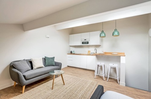 Bel-Air Nord Apartment | Bright Studio at Nation, Paris 12th