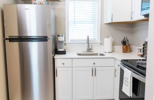 Montgomery Apartment | Bright Studio | Downtown & Pet-Friendly