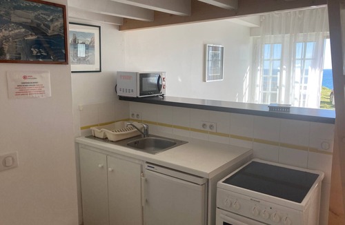 Le Palais Apartment | Bright studio facing the sea in Le Palais