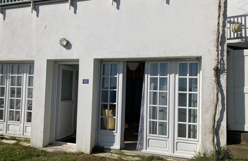 Le Palais Apartment | Bright studio facing the sea in Le Palais