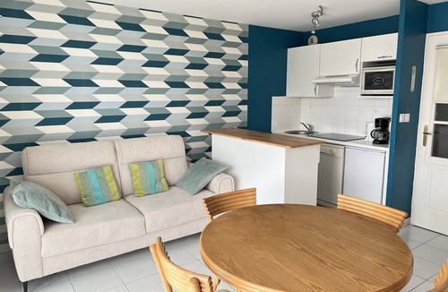 Stella-Plage Apartment | Bright studio near beach, pets allowed, private parking