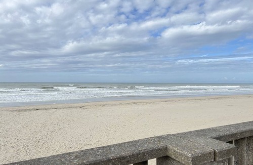 Stella-Plage Apartment | Bright studio near beach, pets allowed, private parking