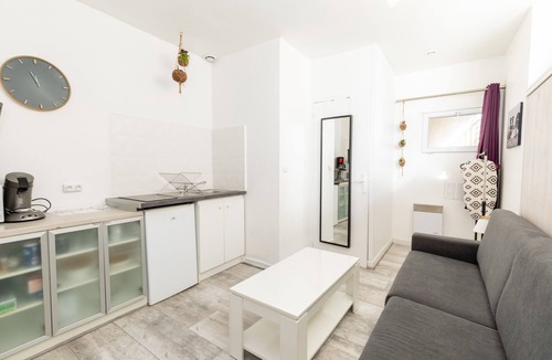 Les Arceaux Apartment | Bright studio