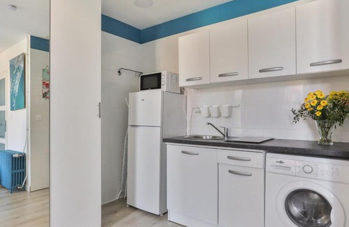 Wazemmes Apartment | Bright studio in central Lille