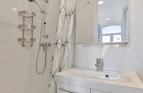 Wazemmes Apartment | Bright studio in central Lille