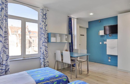 Wazemmes Apartment | Bright studio in central Lille