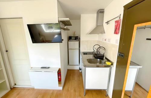 Walworth Apartment | Bright studio in Excellent location