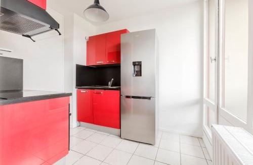 Bagnolet Apartment | Bright studio near Metro Line 3 and shops