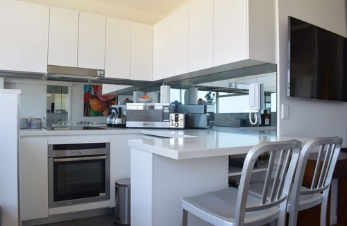 Elizabeth Bay Apartment | Bright Studio with Amazing City Views