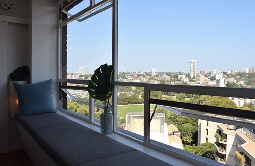 Elizabeth Bay Apartment | Bright Studio with Amazing City Views