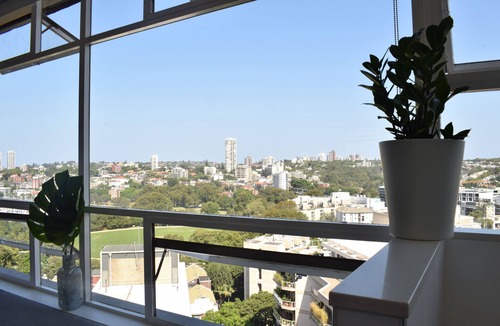 Elizabeth Bay Apartment | Bright Studio with Amazing City Views