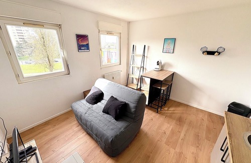 Ile Beaulieu Apartment | Bright Studio with a View in the Heart of Nantes