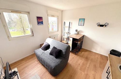 Ile Beaulieu Apartment | Bright Studio with a View in the Heart of Nantes